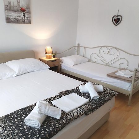 Apartments"Nika" With Private Pool Galovac  Экстерьер фото