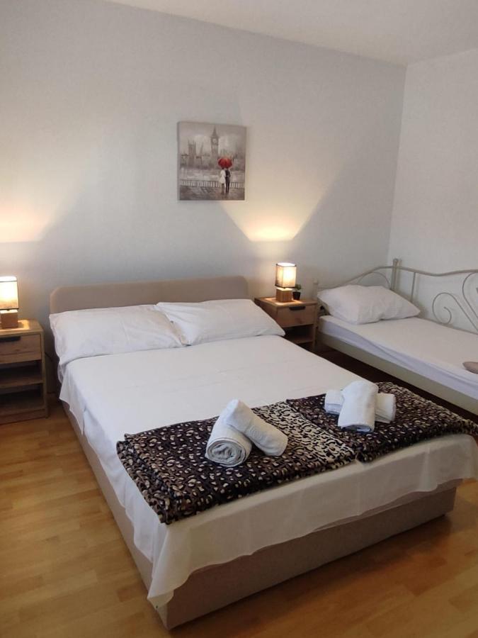Apartments"Nika" With Private Pool Galovac  Экстерьер фото