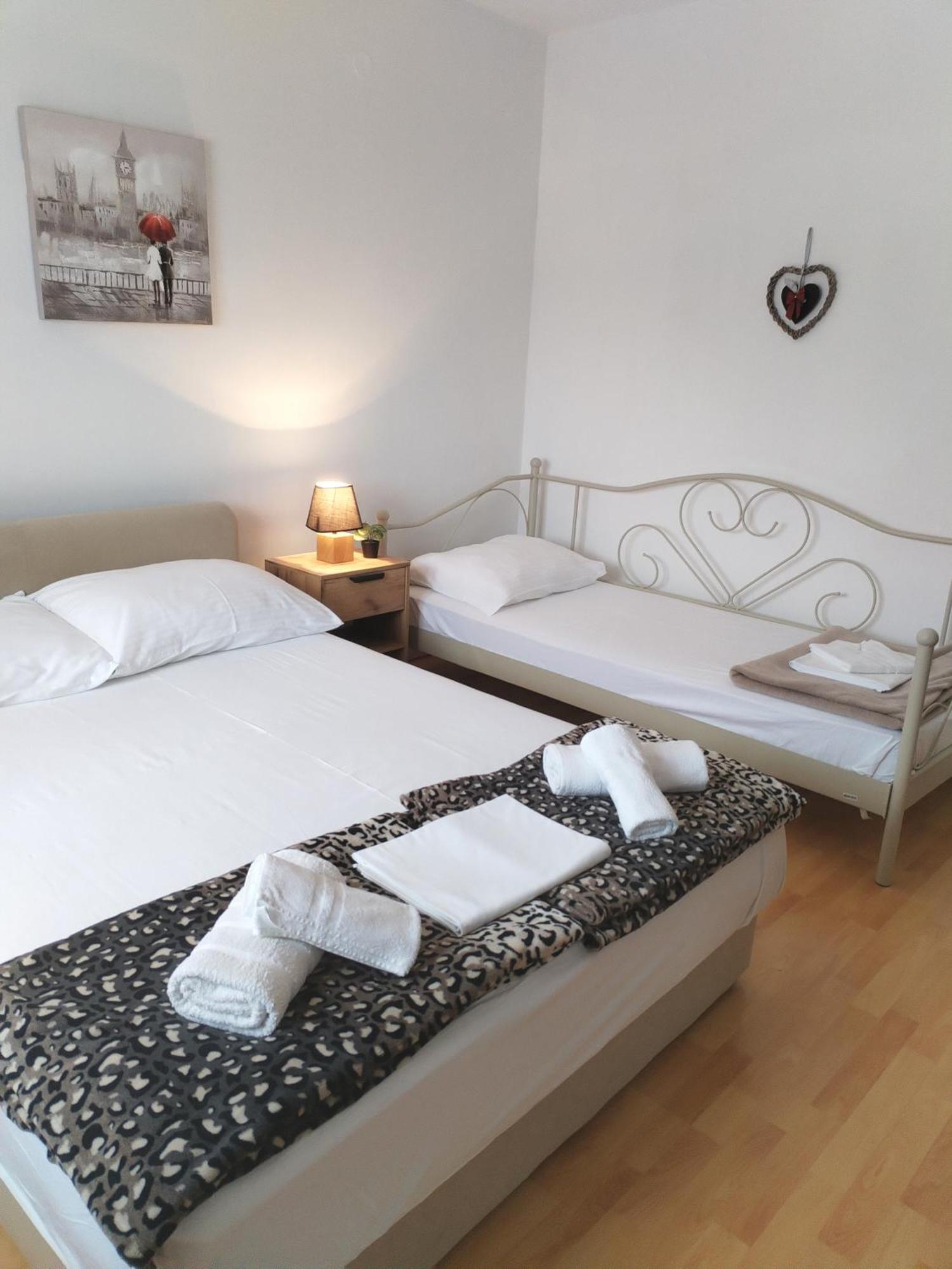 Apartments"Nika" With Private Pool Galovac  Экстерьер фото
