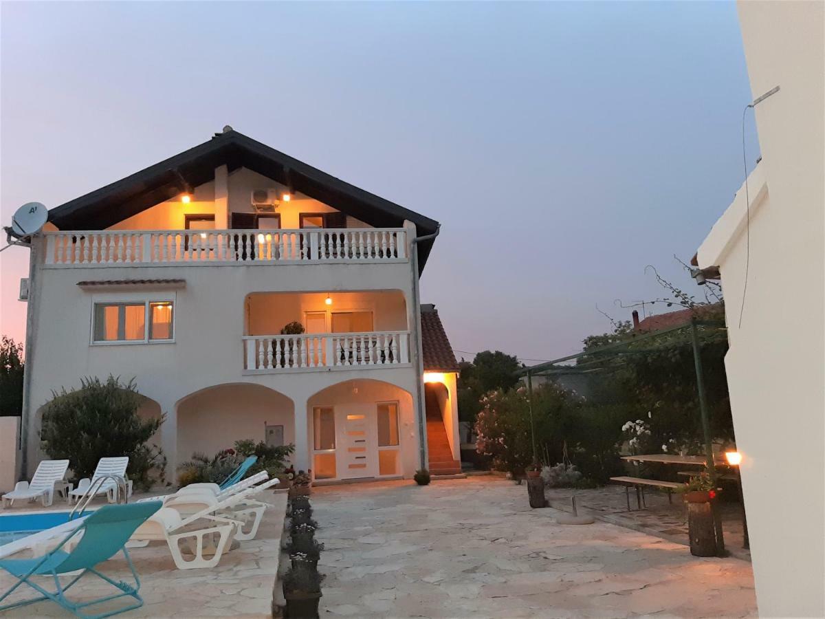 Apartments"Nika" With Private Pool Galovac  Экстерьер фото