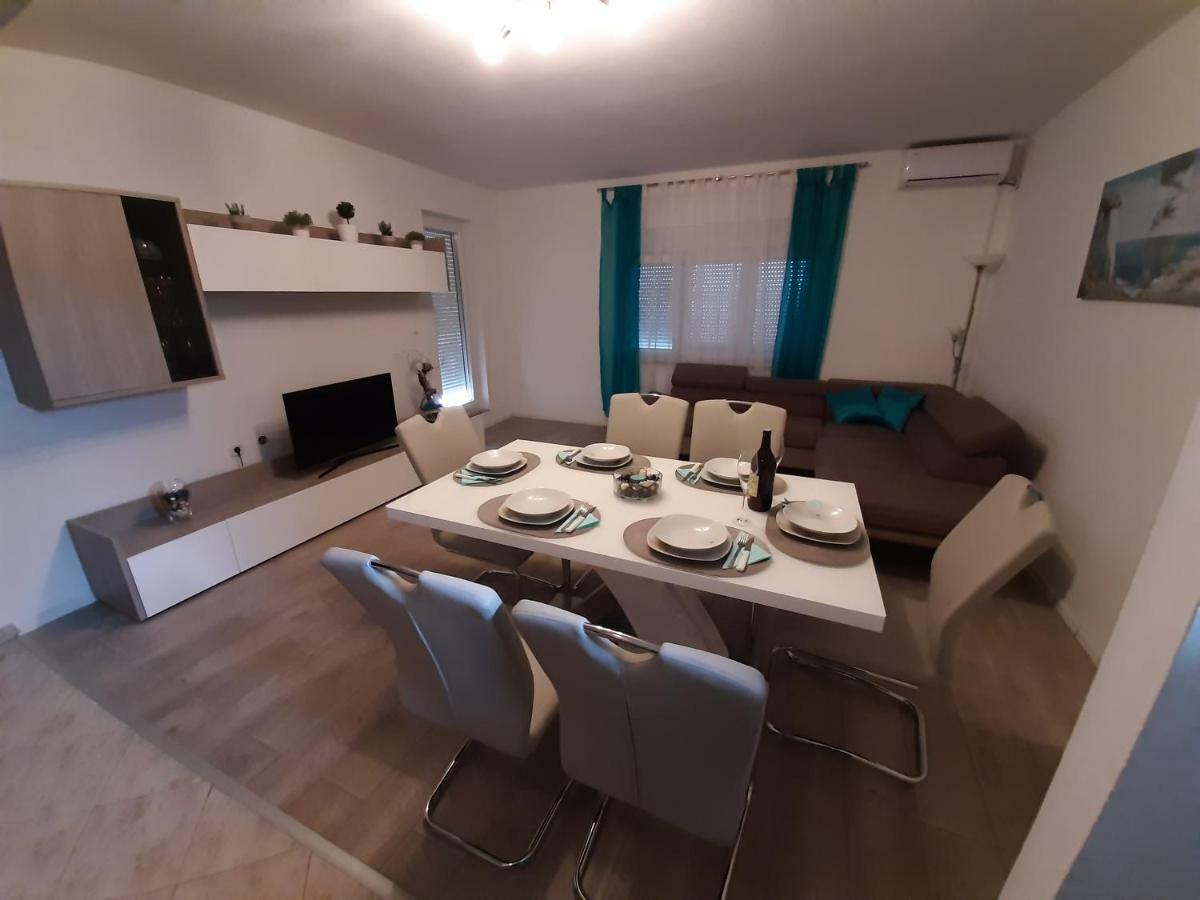 Apartments"Nika" With Private Pool Galovac  Экстерьер фото