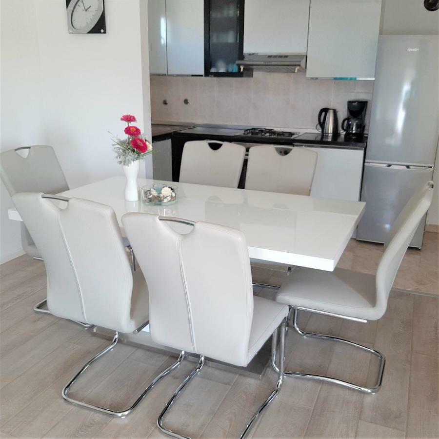 Apartments"Nika" With Private Pool Galovac  Экстерьер фото