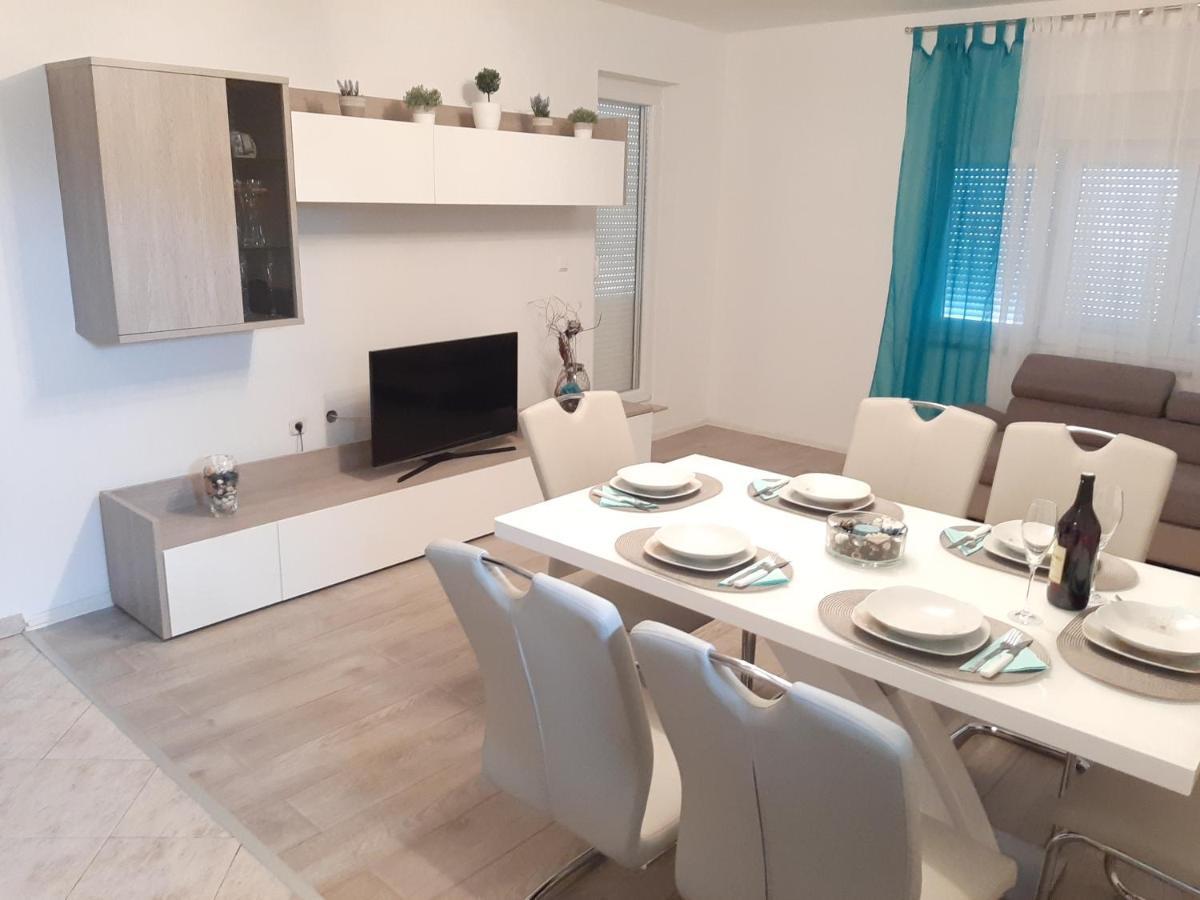 Apartments"Nika" With Private Pool Galovac  Экстерьер фото